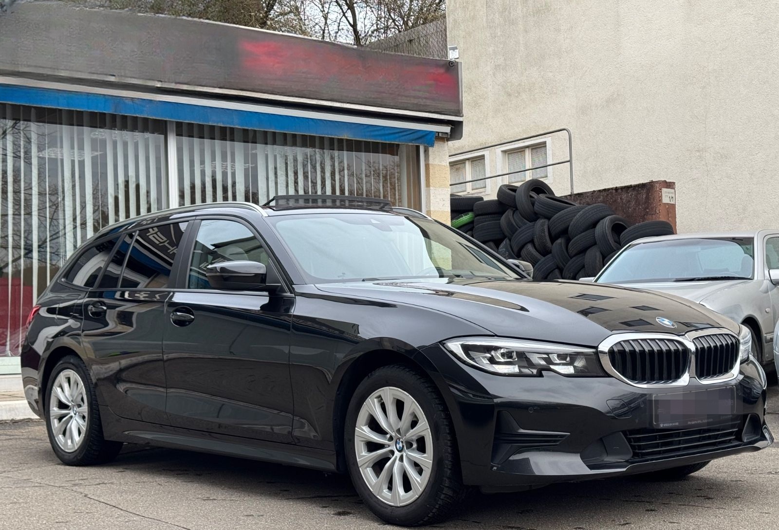 BMW 318 d Touring Advantage*Panorama*LED*Sportsitze foto 2