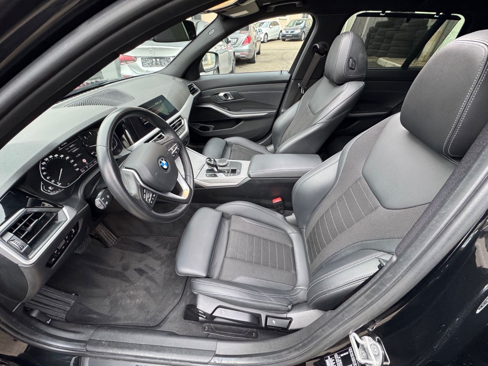 BMW 318 d Touring Advantage*Panorama*LED*Sportsitze foto 11