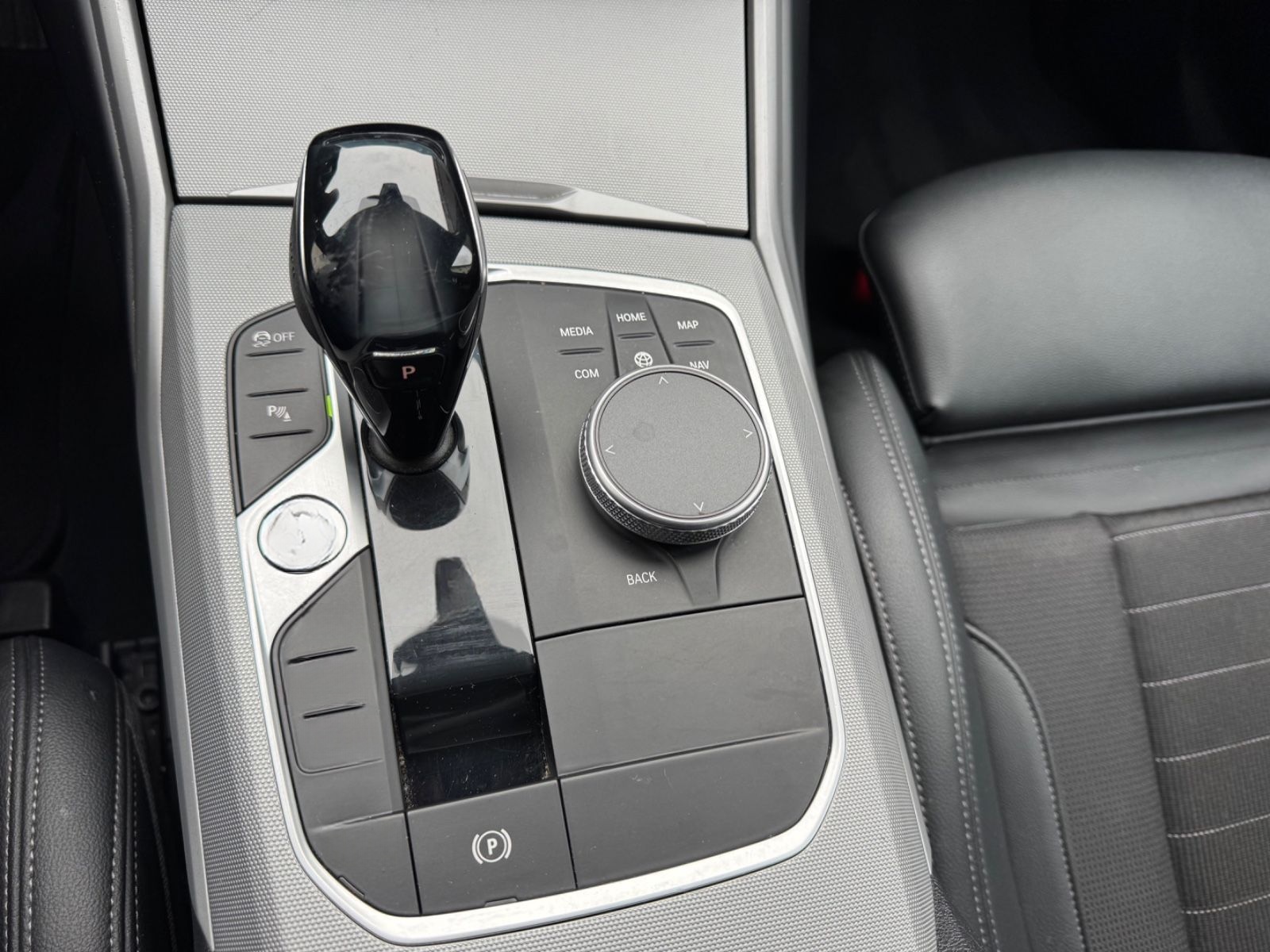 BMW 318 d Touring Advantage*Panorama*LED*Sportsitze foto 16