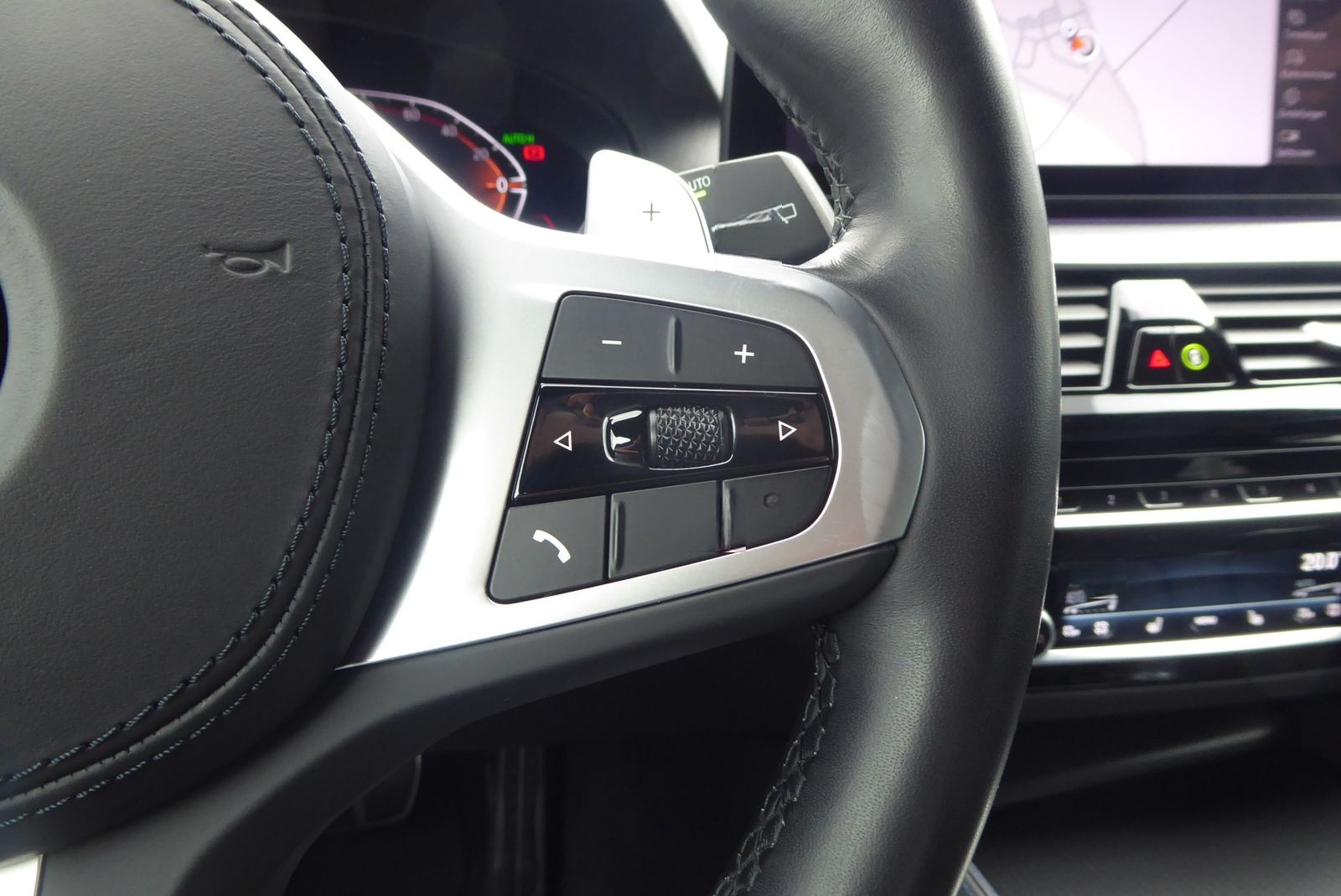 BMW 520d xDrive Touring M Sport HUD LASER DA. ACC PA foto 18