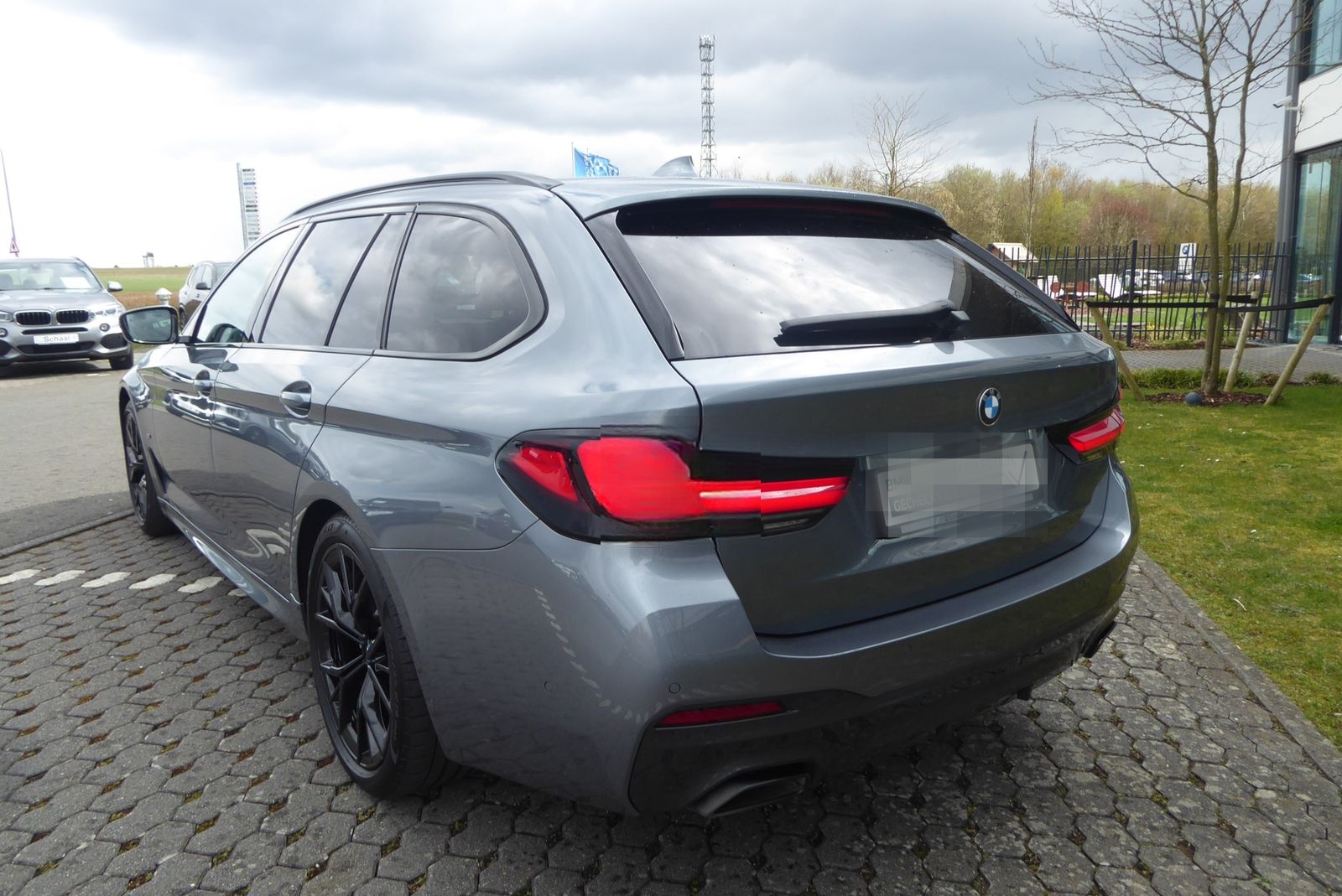 BMW 520d xDrive Touring M Sport HUD LASER DA. ACC PA foto 3