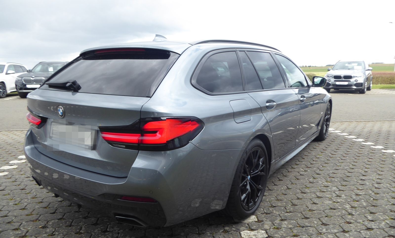 BMW 520d xDrive Touring M Sport HUD LASER DA. ACC PA foto 5