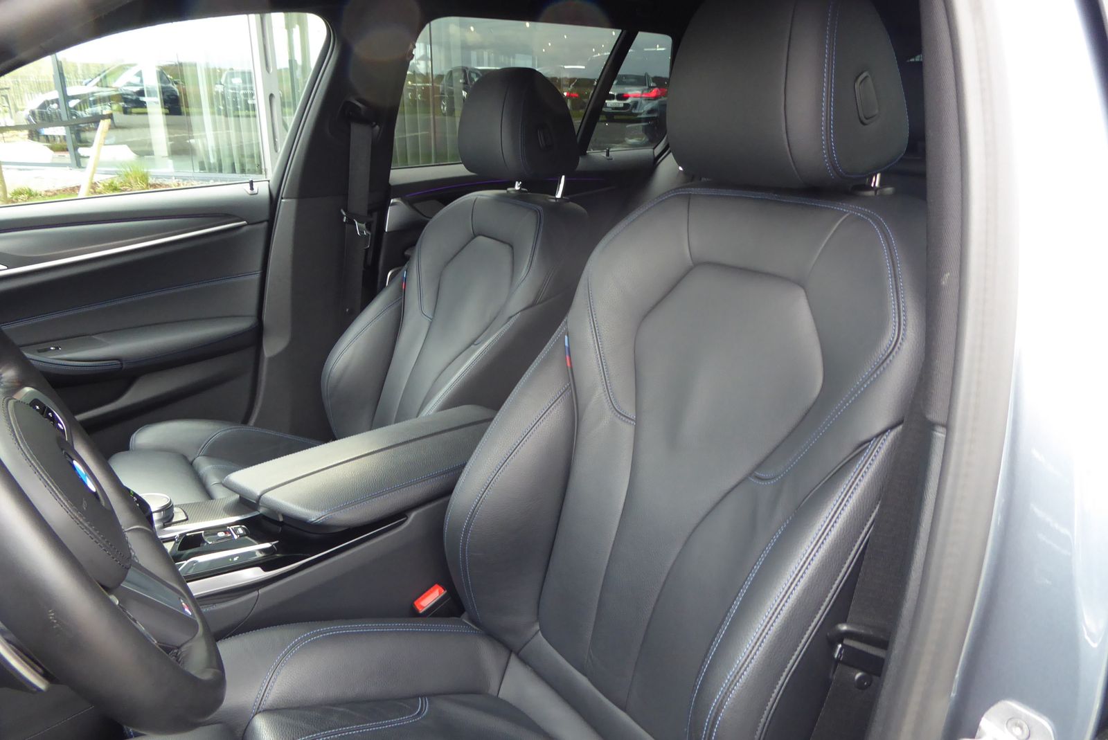 BMW 520d xDrive Touring M Sport HUD LASER DA. ACC PA foto 10