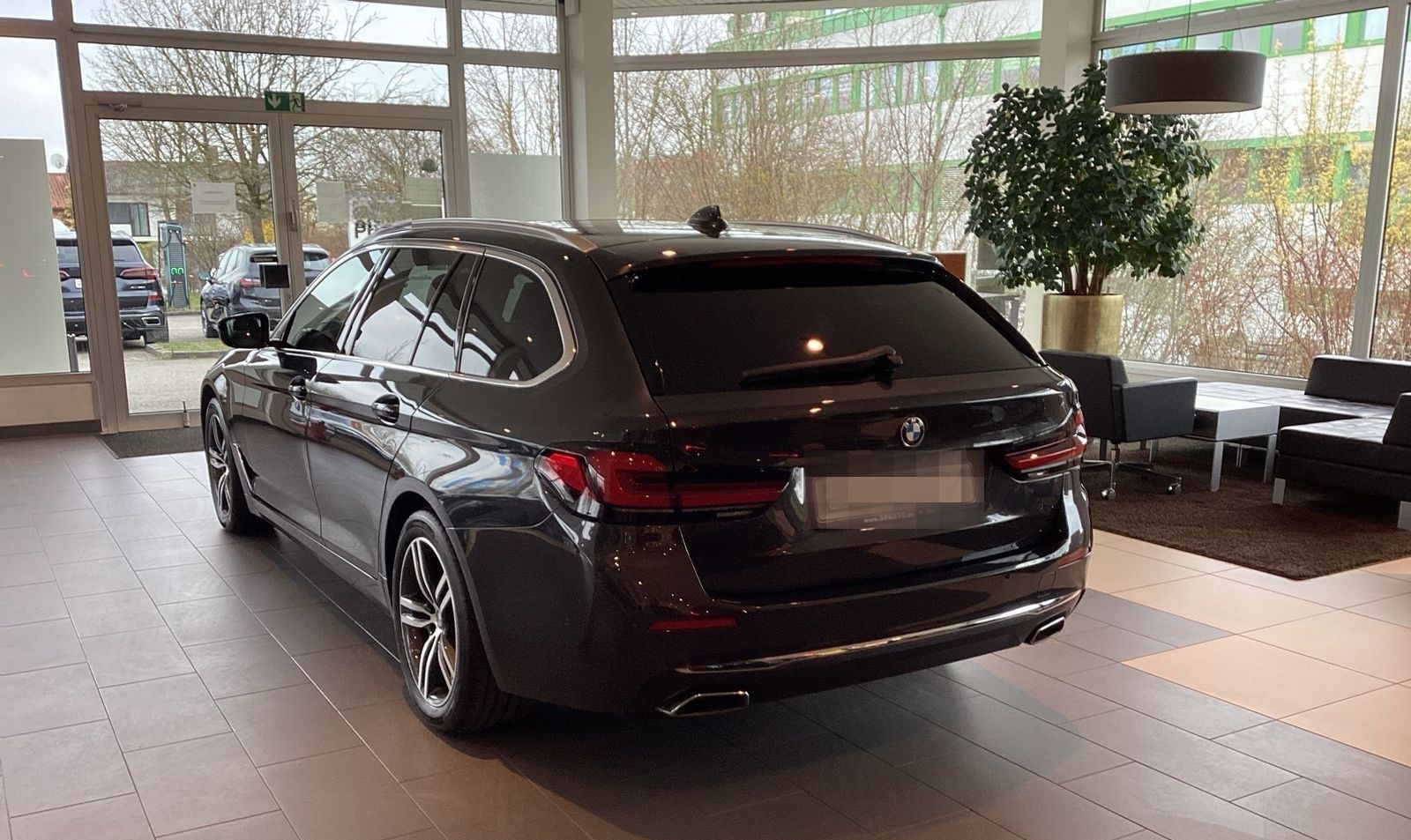 BMW 530d xDrive Touring Head-Up HK HiFi DAB WLAN foto 3