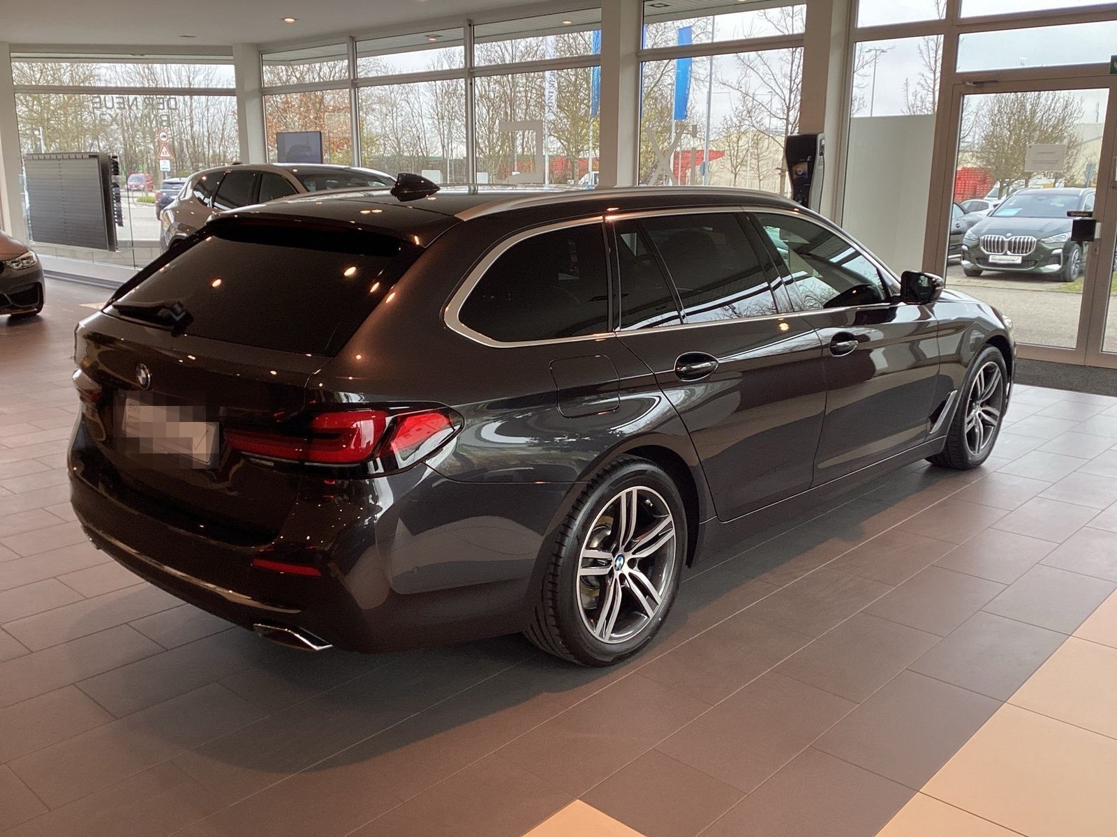 BMW 530d xDrive Touring Head-Up HK HiFi DAB WLAN foto 23