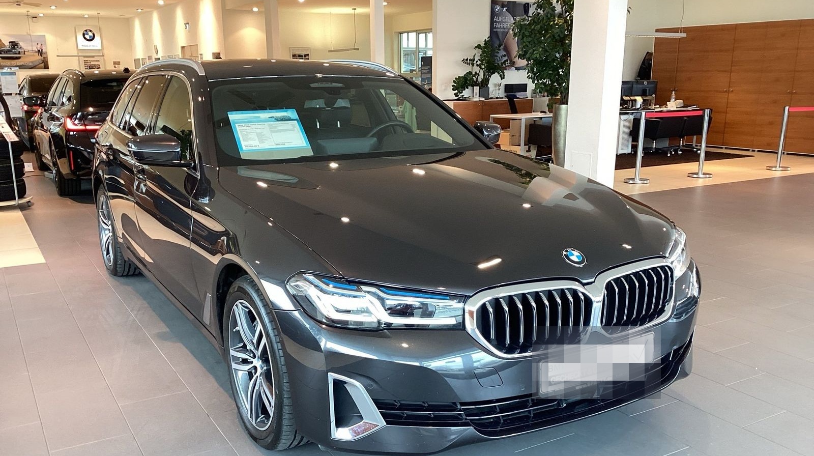 BMW 530d xDrive Touring Head-Up HK HiFi DAB WLAN foto 24