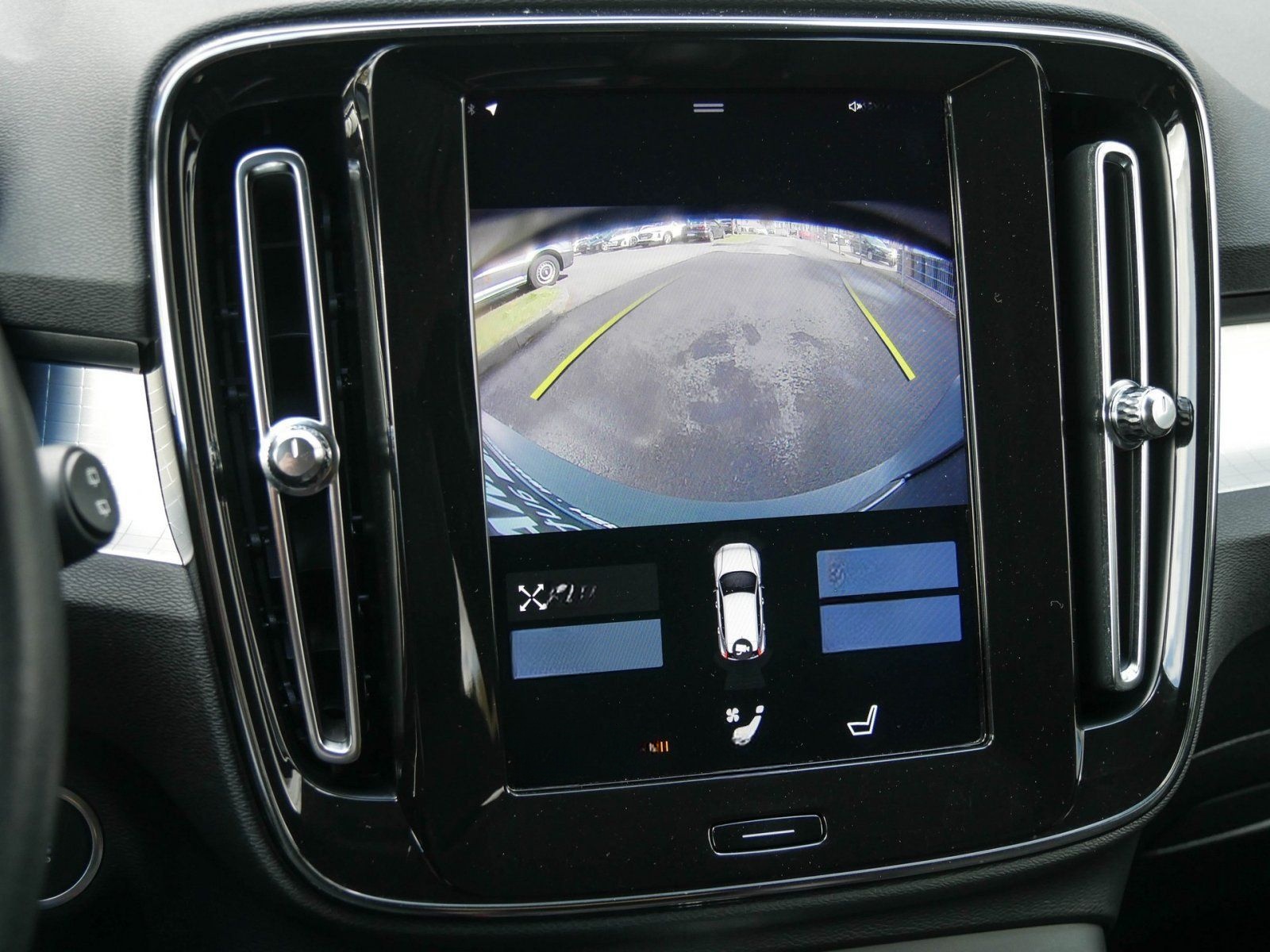 Volvo XC40 Momentum Automatik LED Navi Kamera foto 11