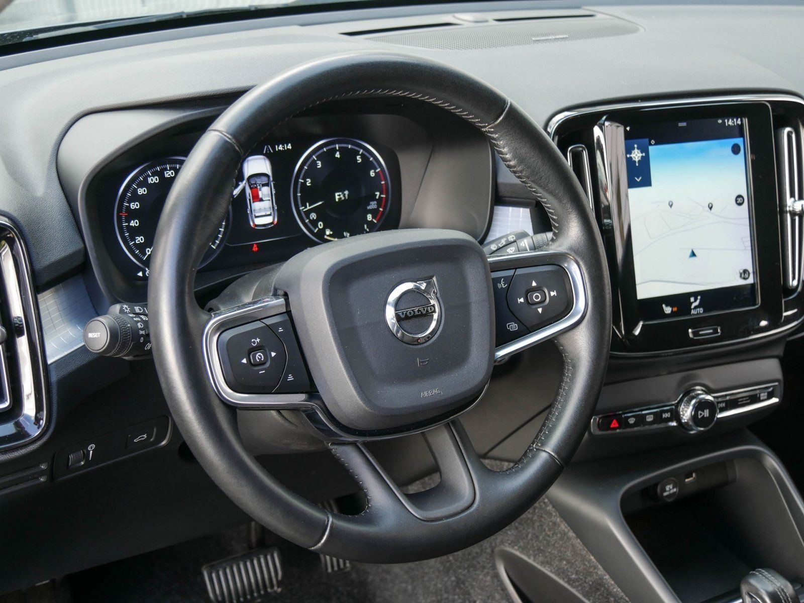 Volvo XC40 Momentum Automatik LED Navi Kamera foto 9