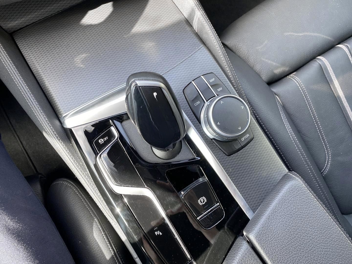 BMW 520 d Touring M Sport Navi Leder LED ACC Digital foto 13