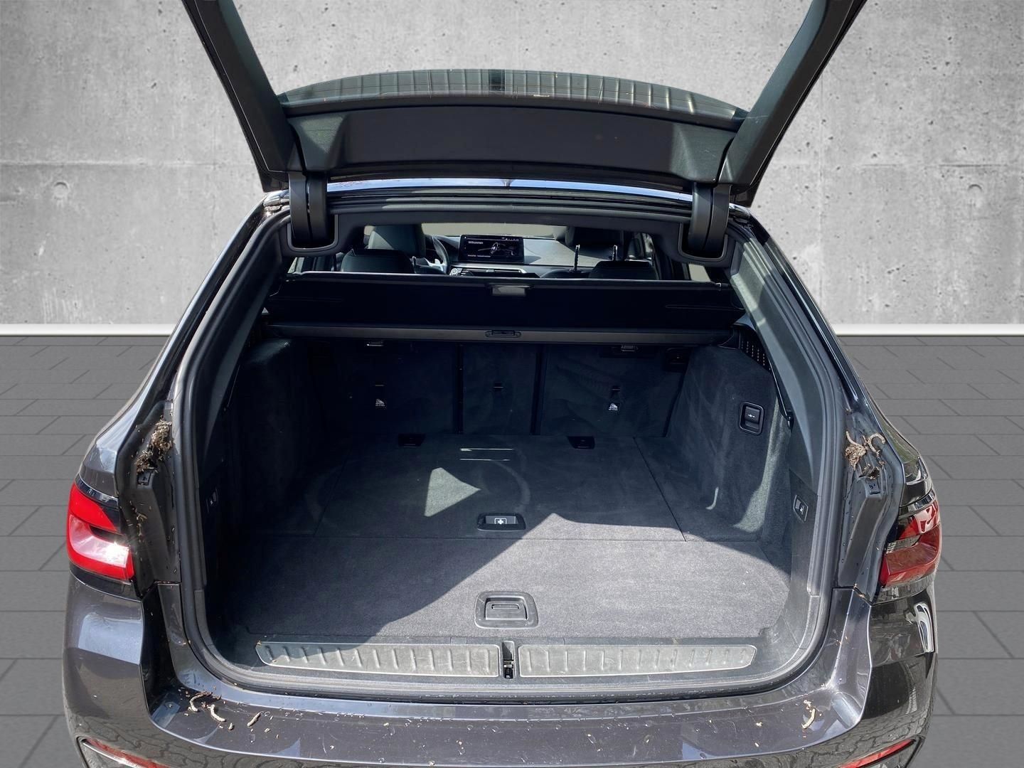 BMW 520 d Touring M Sport Navi Leder LED ACC Digital foto 14