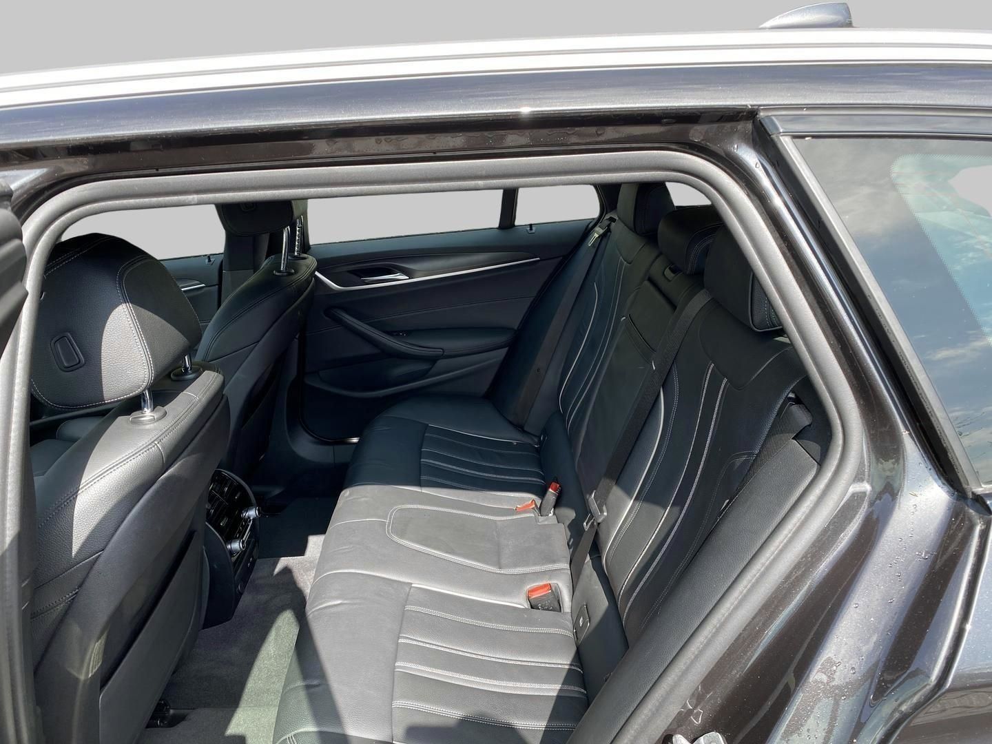 BMW 520 d Touring M Sport Navi Leder LED ACC Digital foto 8