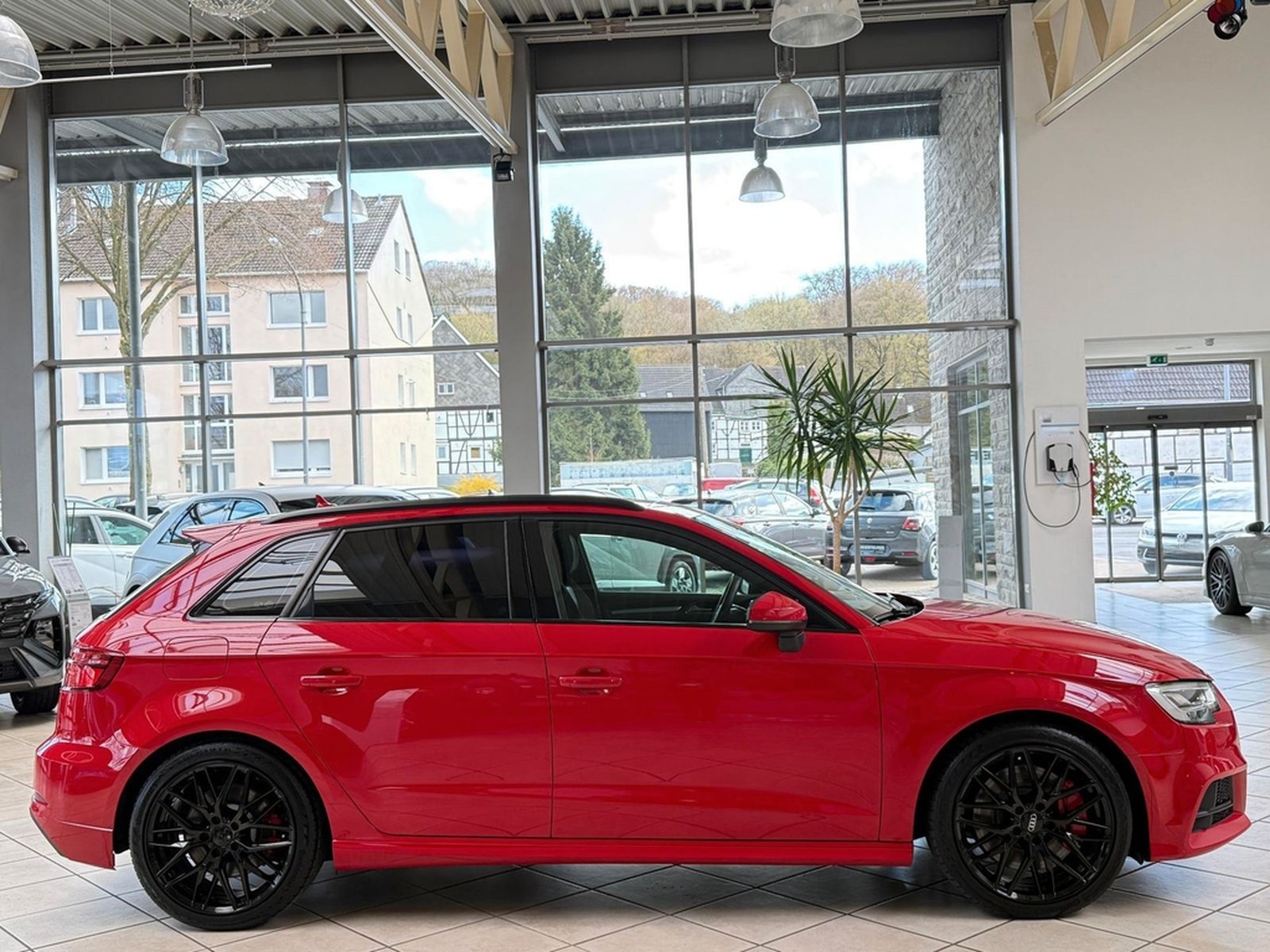 Audi S3 Sportback 2.0 quattro MMi-NAVI+*PANO*KEIN OPF foto 2