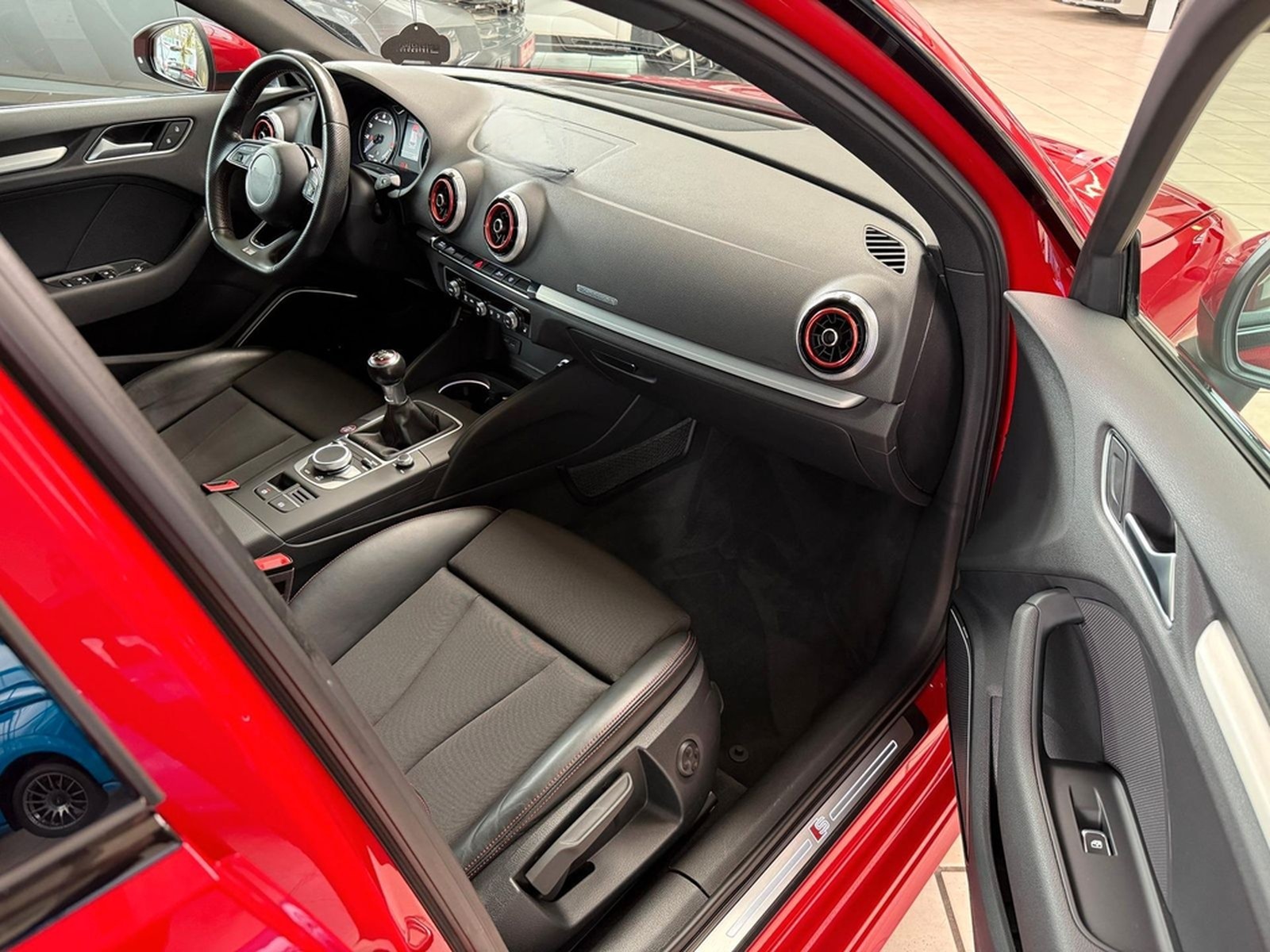 Audi S3 Sportback 2.0 quattro MMi-NAVI+*PANO*KEIN OPF foto 16