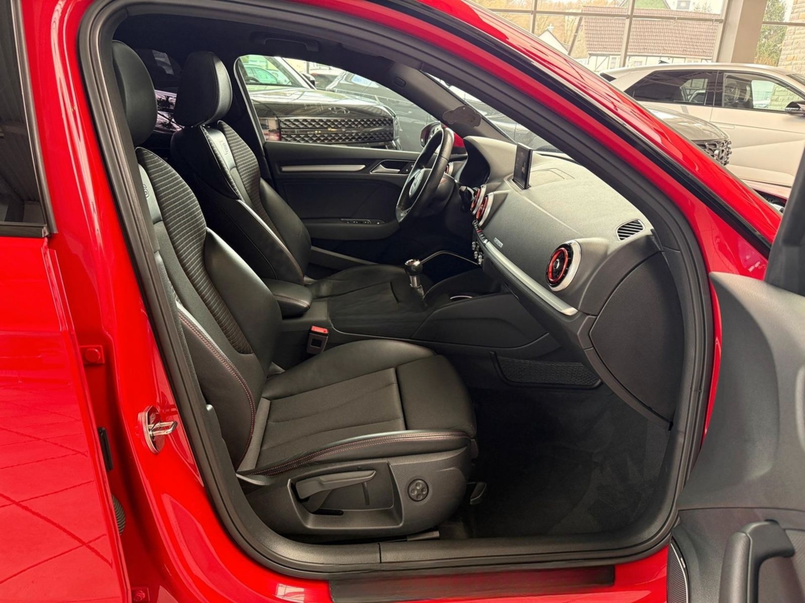 Audi S3 Sportback 2.0 quattro MMi-NAVI+*PANO*KEIN OPF foto 17