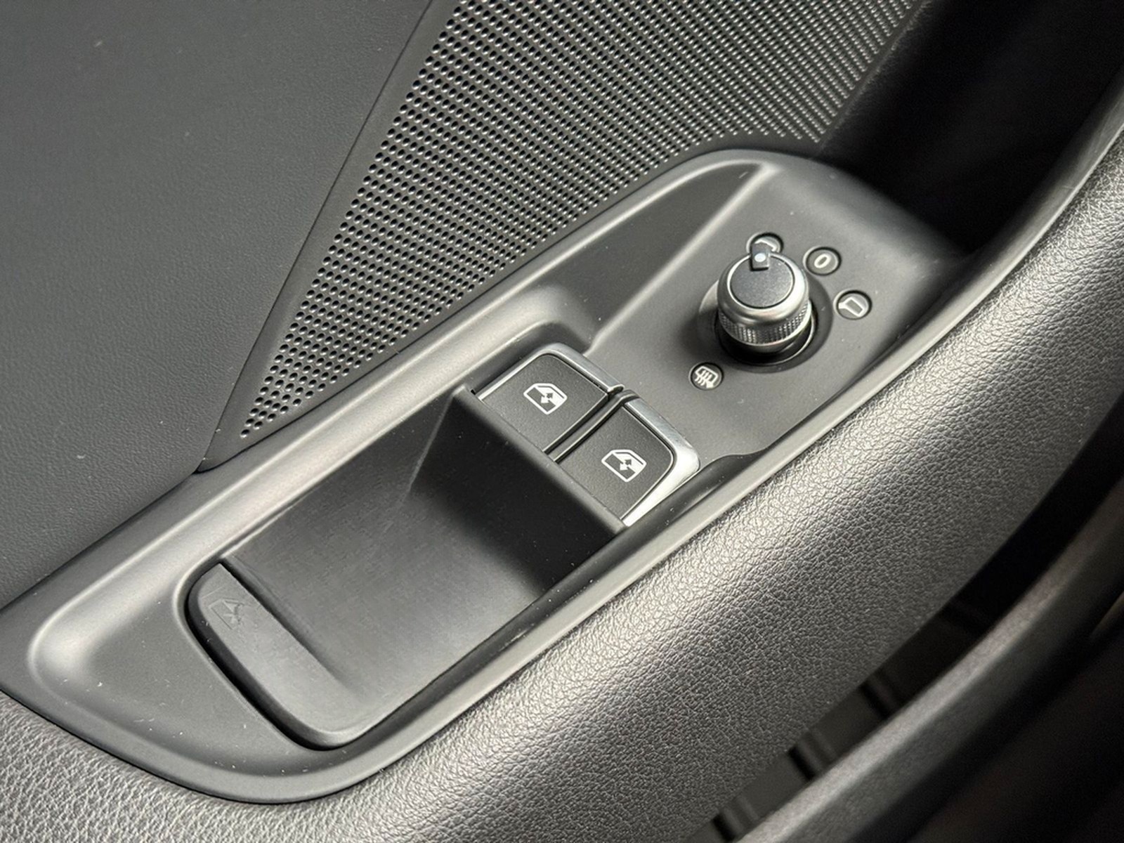 Audi S3 Sportback 2.0 quattro MMi-NAVI+*PANO*KEIN OPF foto 23