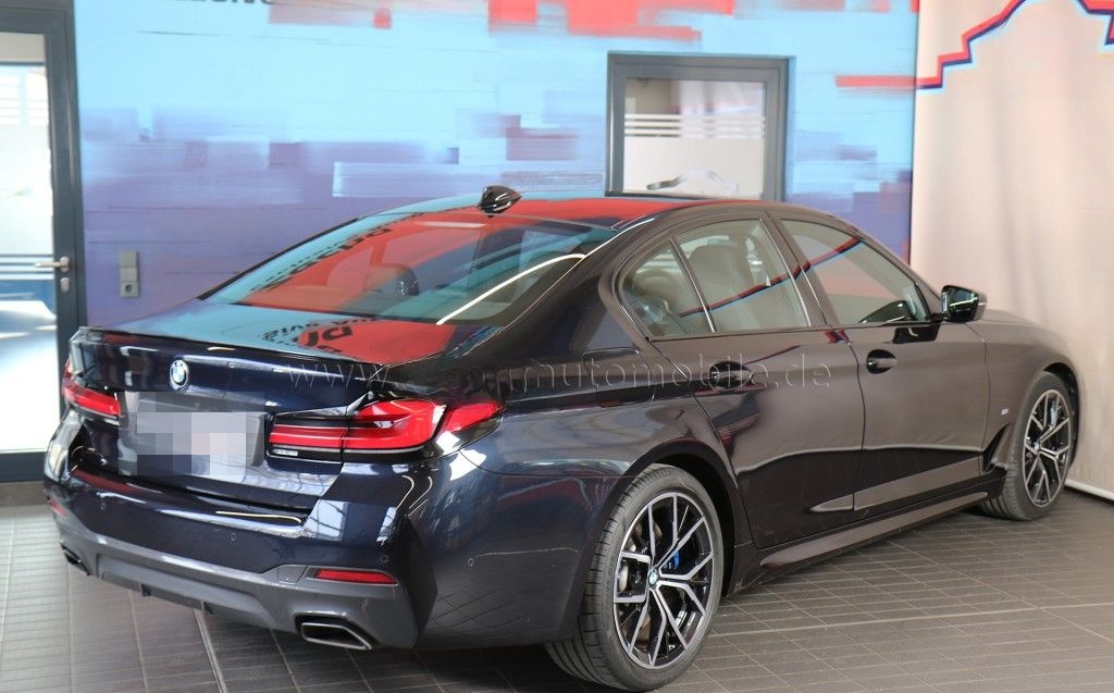 BMW 540 d xDr. M-Sportp.AHK.Glasd.Standhzg.DrivProf. foto 23