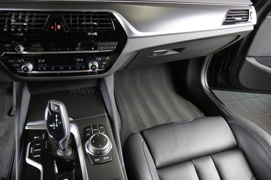 BMW 540 d xDr. M-Sportp.AHK.Glasd.Standhzg.DrivProf. foto 8