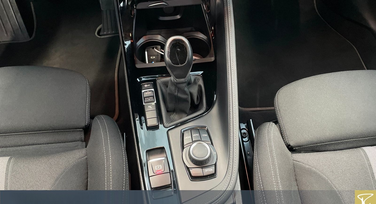 BMW X2 sDrive18d RFK PDC LED DAB Fahrschulauto foto 11
