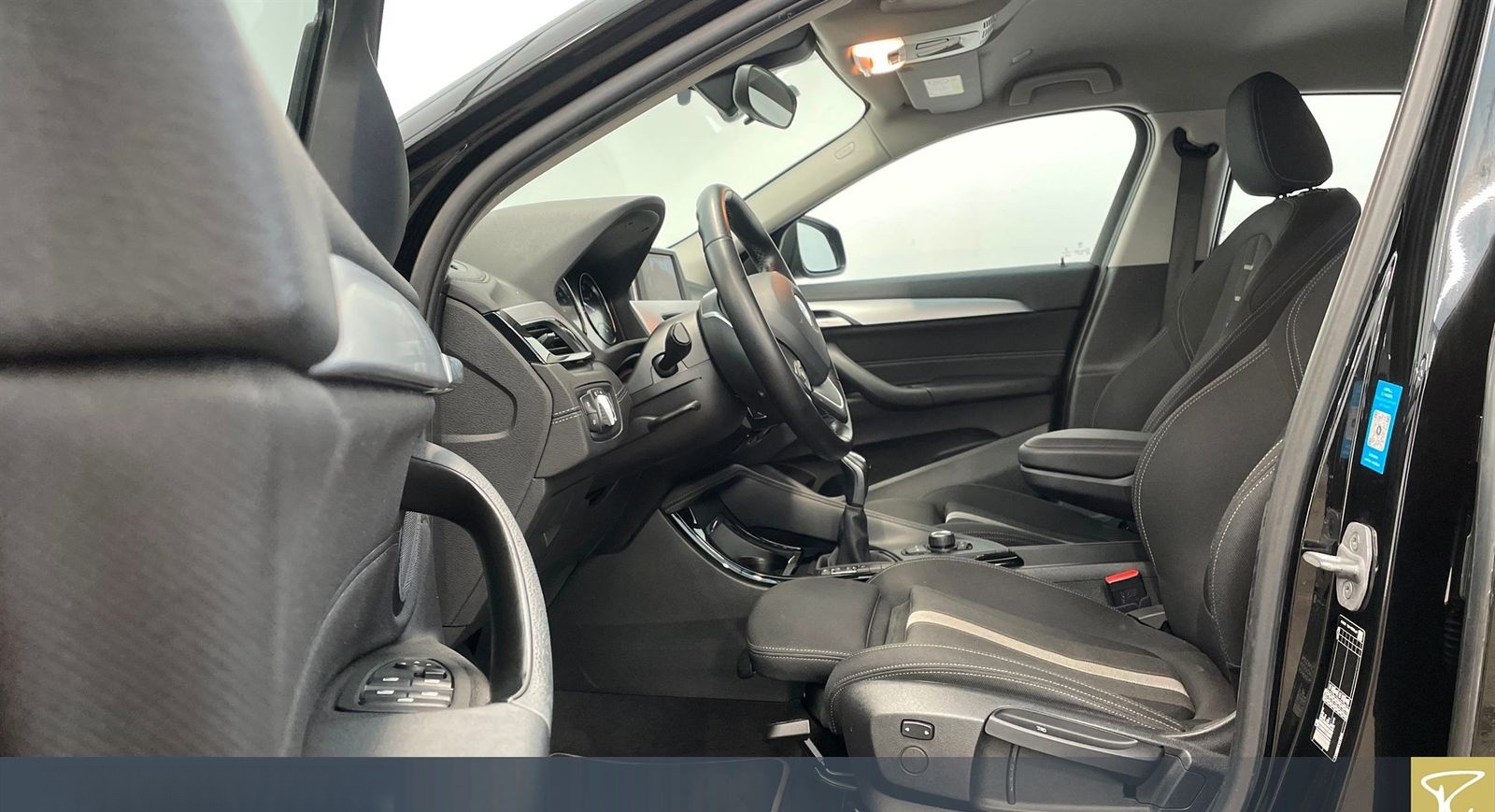 BMW X2 sDrive18d RFK PDC LED DAB Fahrschulauto foto 4