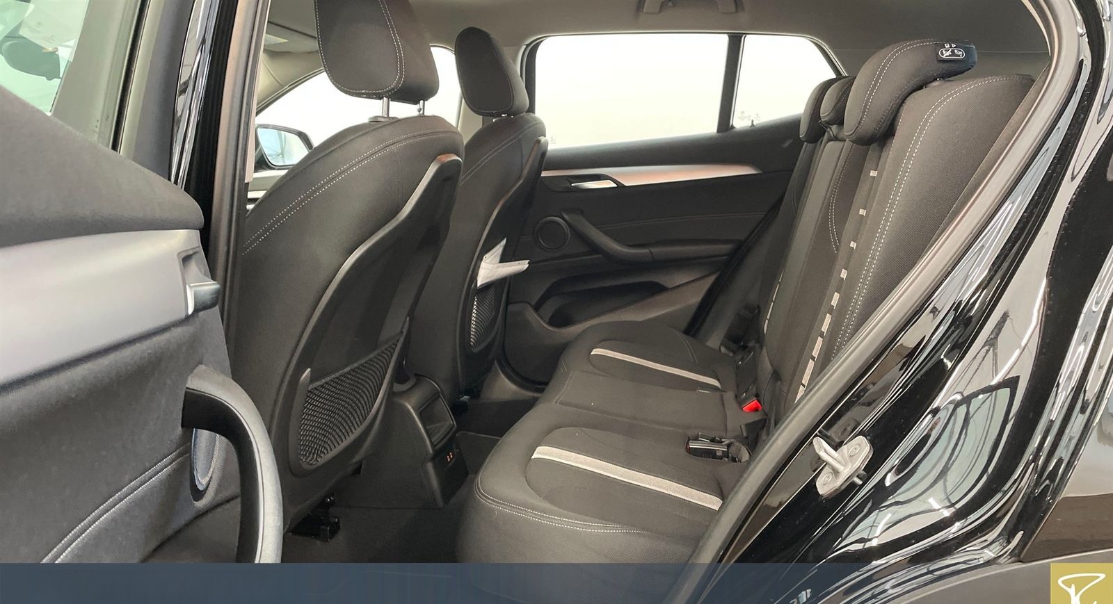 BMW X2 sDrive18d RFK PDC LED DAB Fahrschulauto foto 8