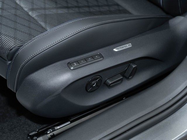 Volkswagen Passat Variant R-Line TDI DSG Harmann Kardon Pan foto 14