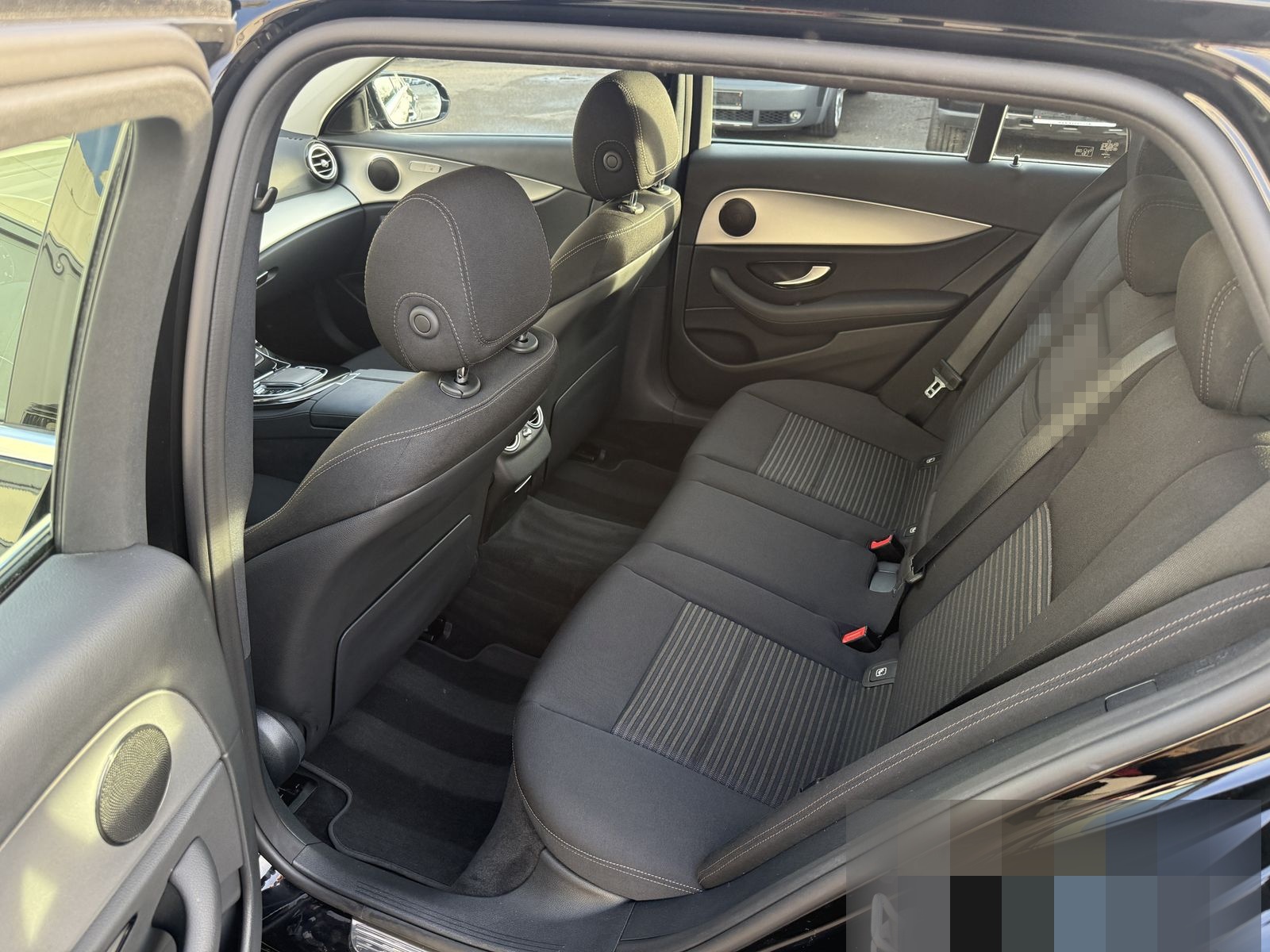 Mercedes-Benz E 220 D Avantgarde LED MBUX Distronic Kamera AHK foto 14