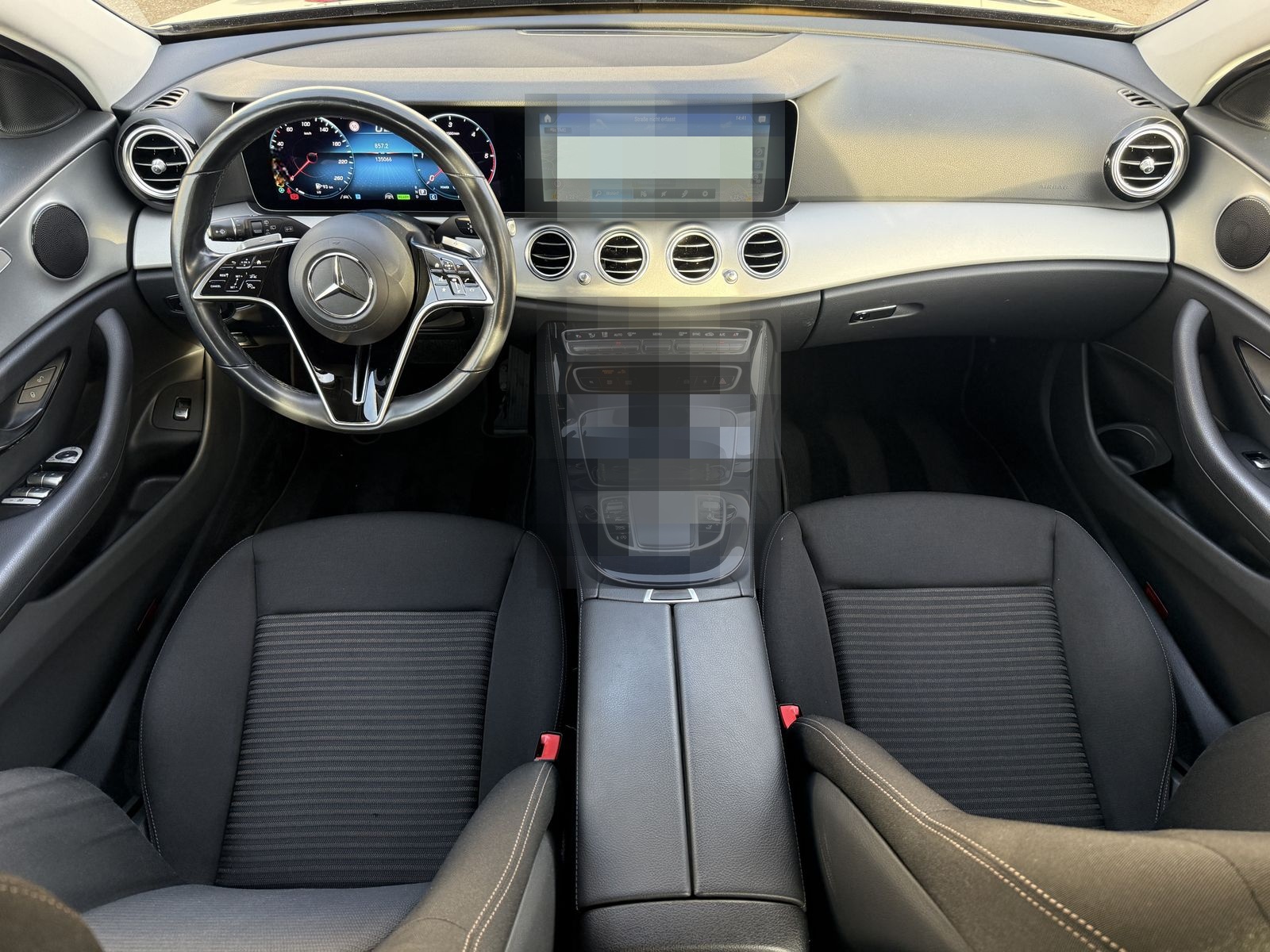 Mercedes-Benz E 220 D Avantgarde LED MBUX Distronic Kamera AHK foto 16