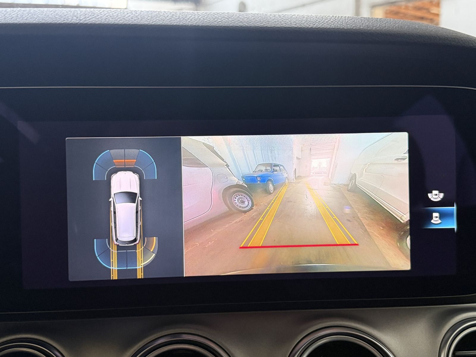 Mercedes-Benz E 220 D Avantgarde LED MBUX Distronic Kamera AHK foto 21