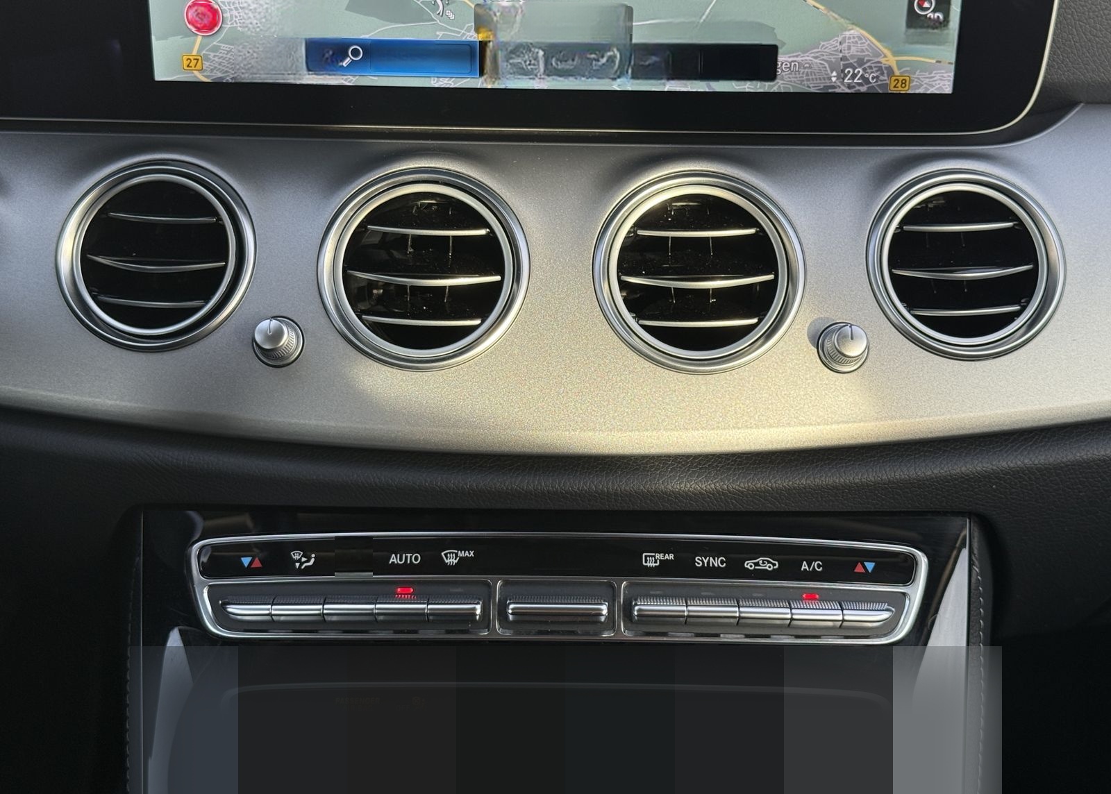 Mercedes-Benz E 220 D Avantgarde LED MBUX Distronic Kamera AHK foto 22