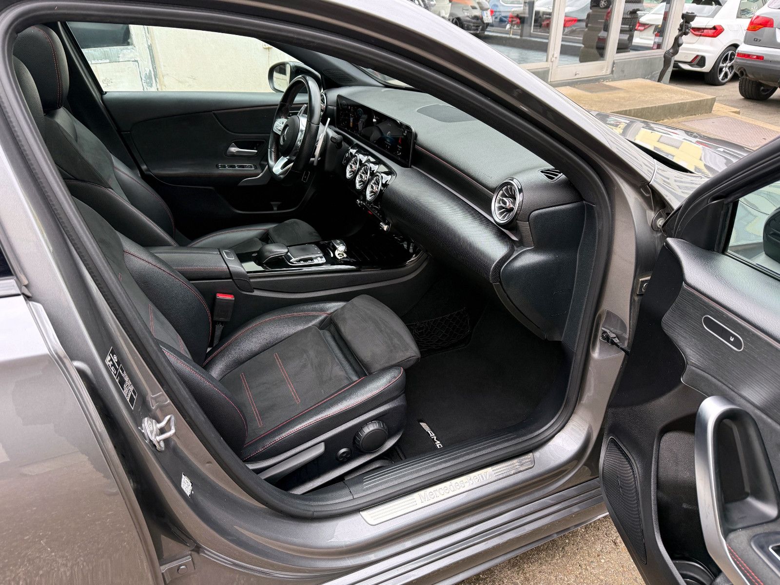 Mercedes-Benz A 200 AMG Line Night Leder Led Panorama Kamera foto 13