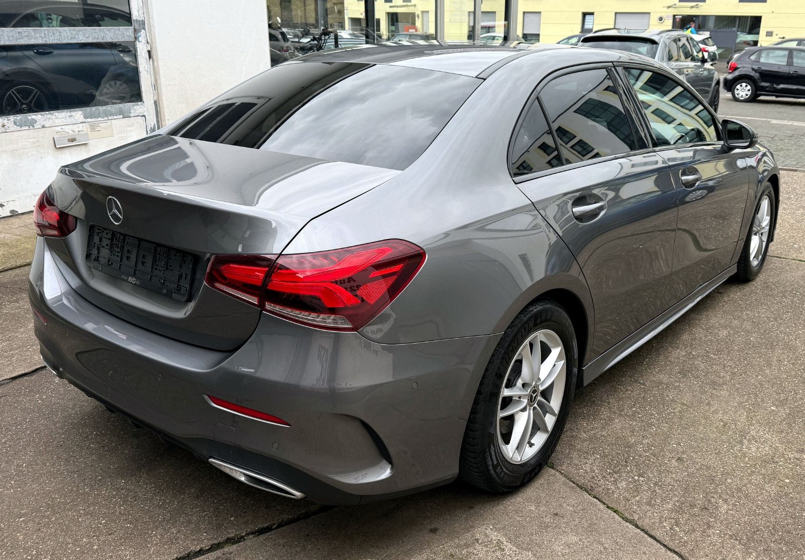 Mercedes-Benz A 200 AMG Line Night Leder Led Panorama Kamera foto 5