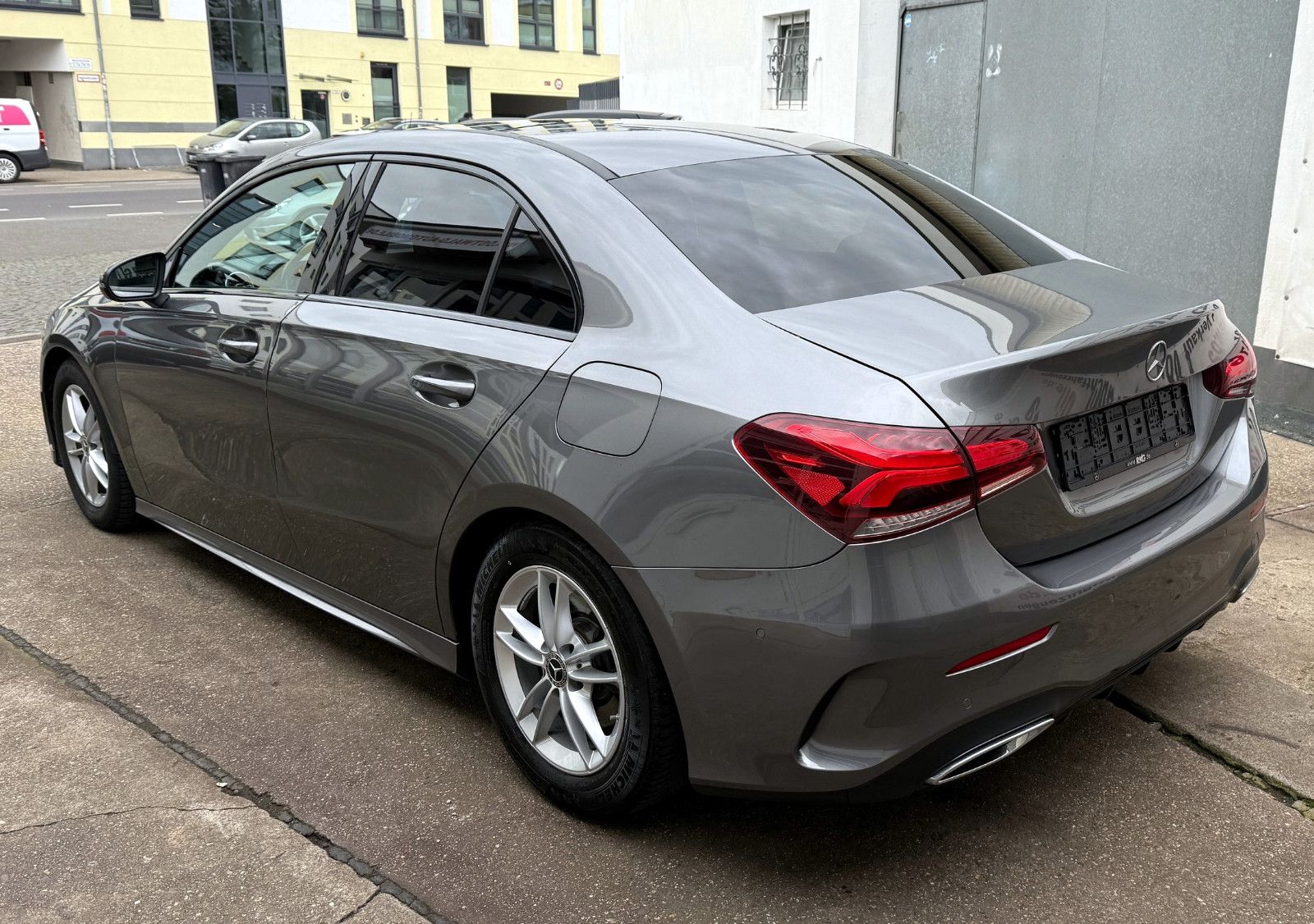 Mercedes-Benz A 200 AMG Line Night Leder Led Panorama Kamera foto 8