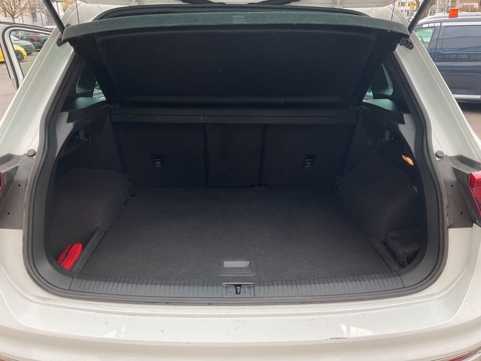 Volkswagen Tiguan 2.0 TDI R-Line LED Kamera Leder ACC PDC foto 11