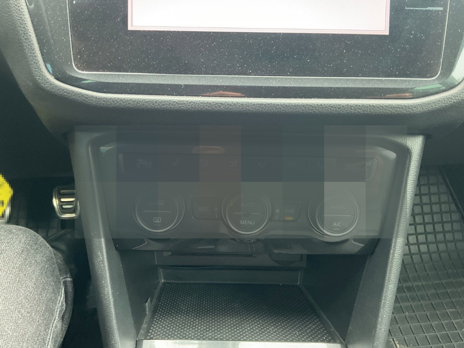 Volkswagen Tiguan 2.0 TDI R-Line LED Kamera Leder ACC PDC foto 15