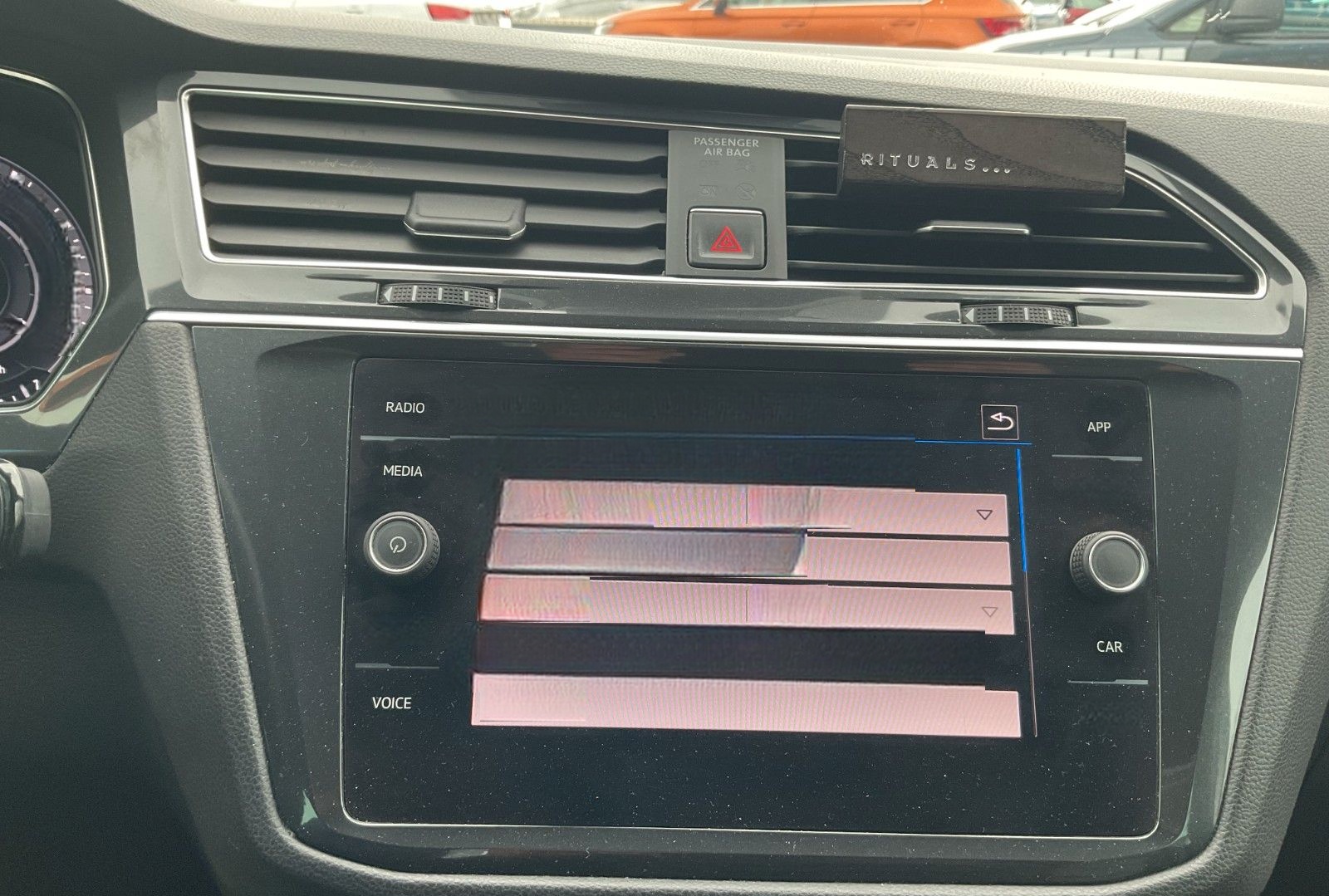 Volkswagen Tiguan 2.0 TDI R-Line LED Kamera Leder ACC PDC foto 21