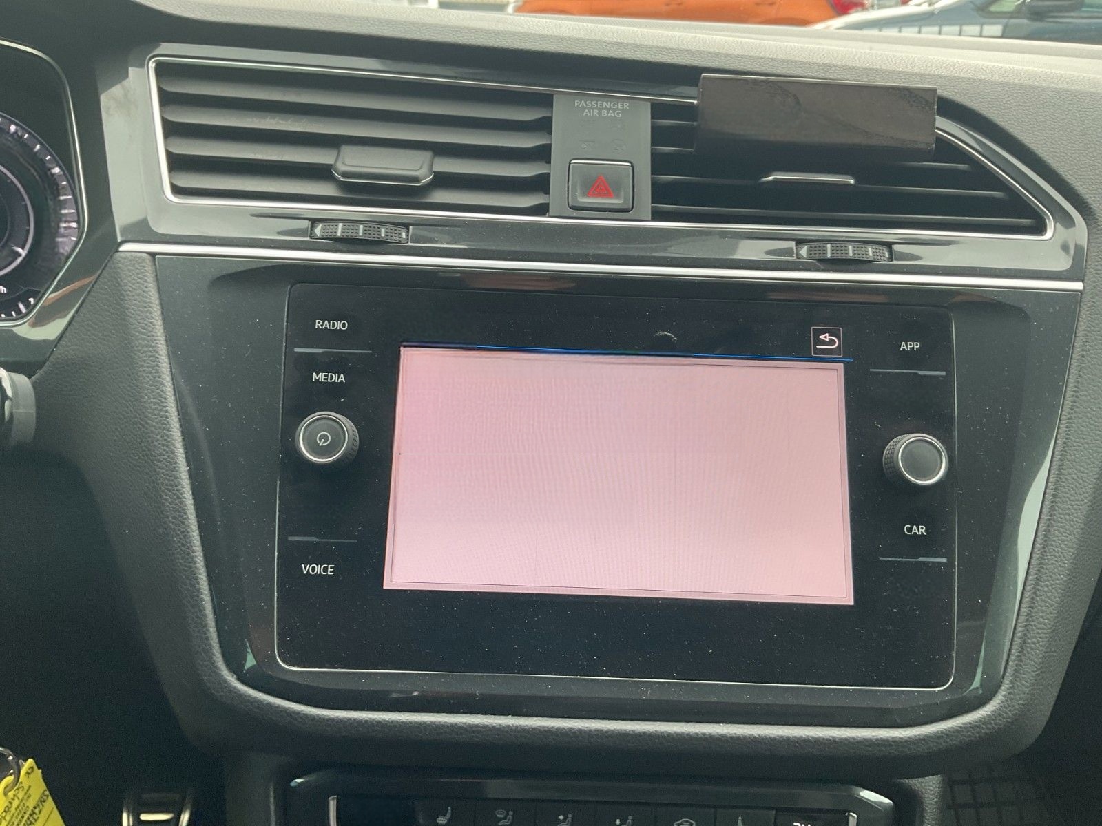 Volkswagen Tiguan 2.0 TDI R-Line LED Kamera Leder ACC PDC foto 23