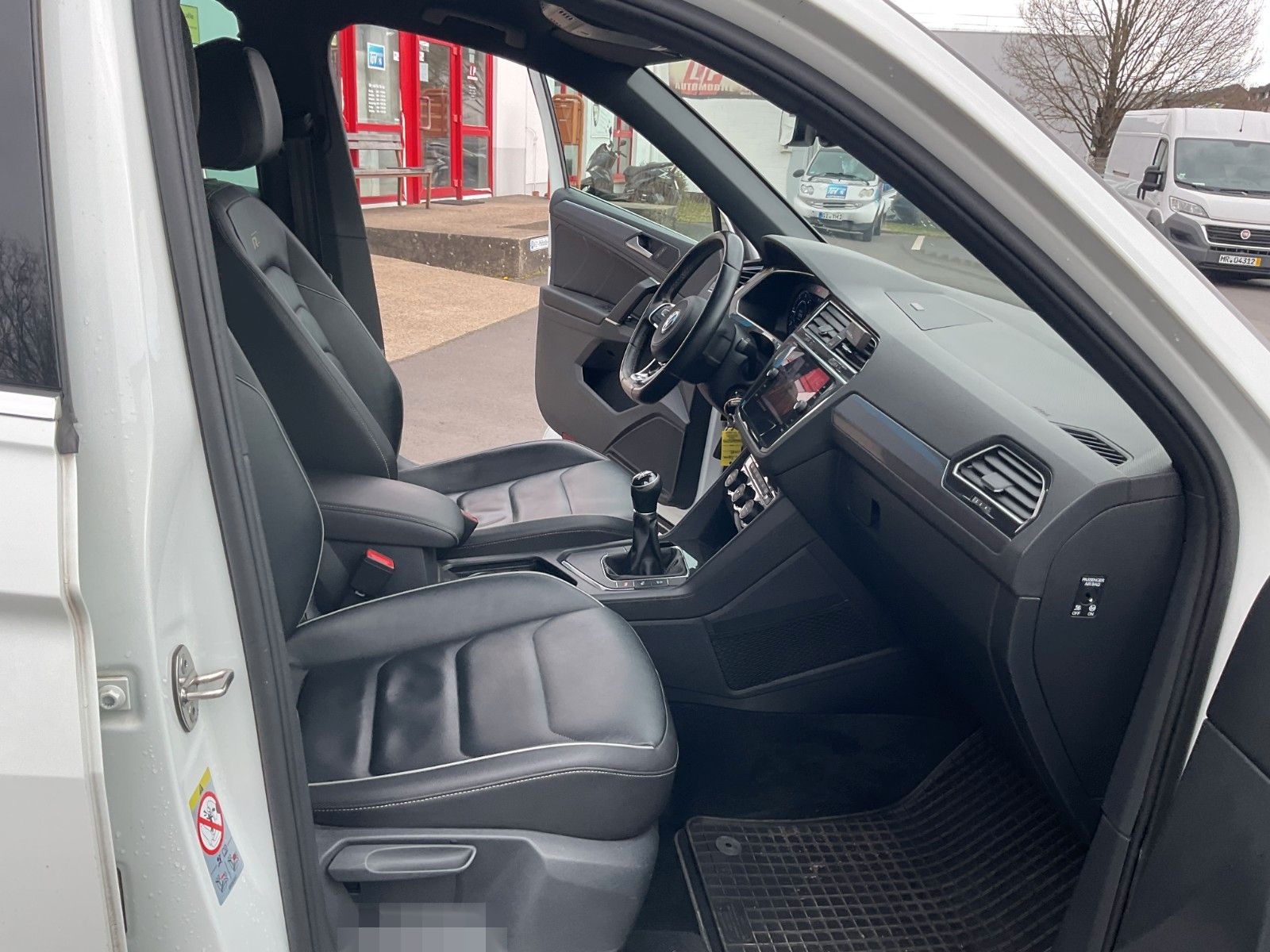 Volkswagen Tiguan 2.0 TDI R-Line LED Kamera Leder ACC PDC foto 25