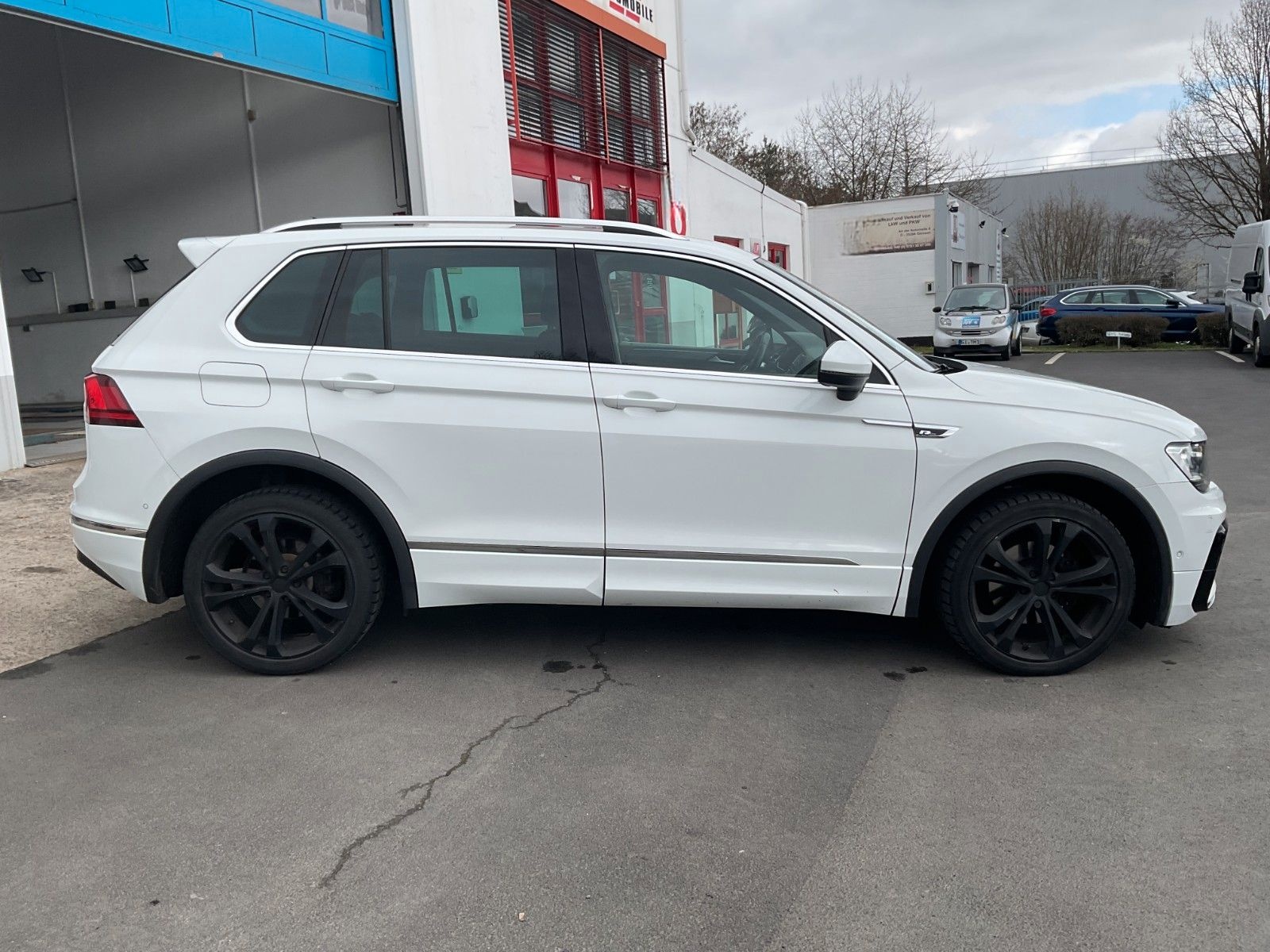 Volkswagen Tiguan 2.0 TDI R-Line LED Kamera Leder ACC PDC foto 4