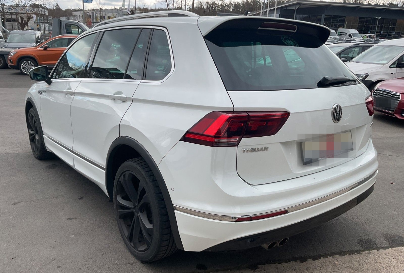 Volkswagen Tiguan 2.0 TDI R-Line LED Kamera Leder ACC PDC foto 7