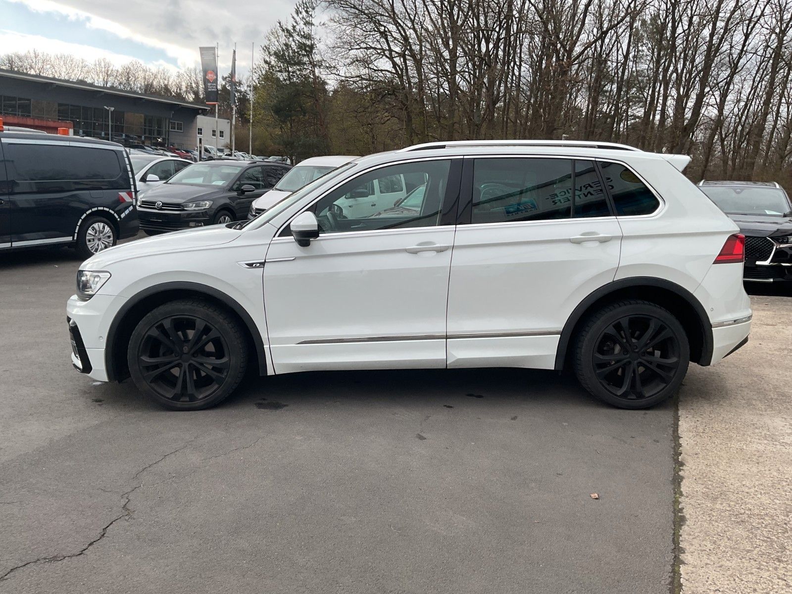 Volkswagen Tiguan 2.0 TDI R-Line LED Kamera Leder ACC PDC foto 8