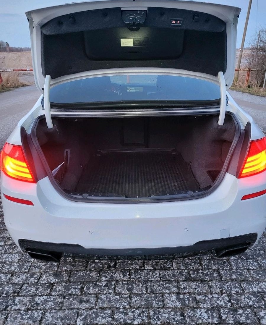 BMW M550d F10 xDrive  381 PS | gute Ausst... foto 13