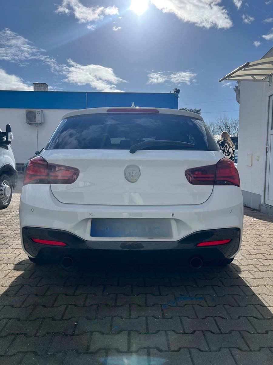 BMW M140i Special Edition - Navi Prof, Pano, 2. Hand foto 5