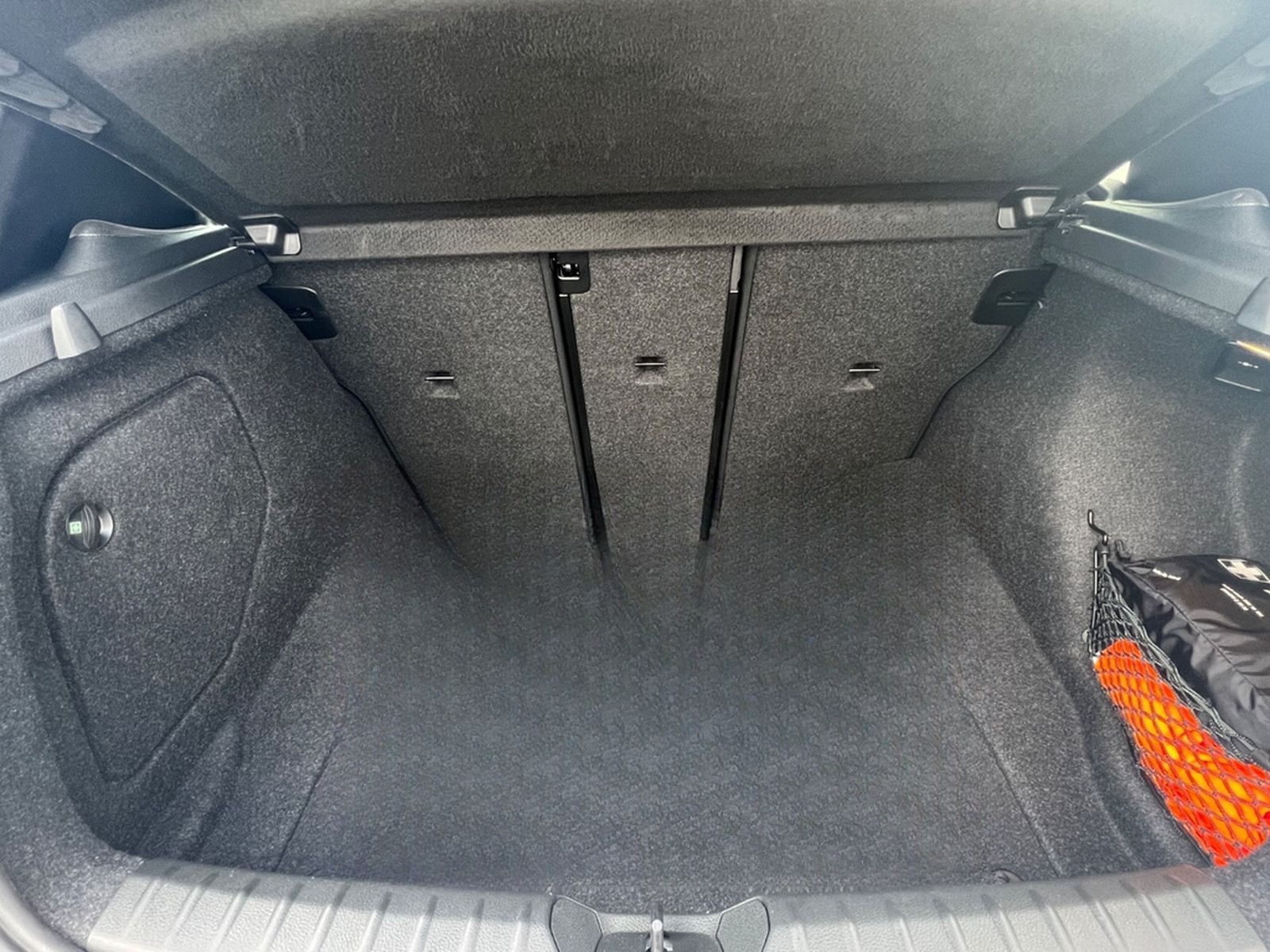 BMW M140i Special Edition - Navi Prof, Pano, 2. Hand foto 9