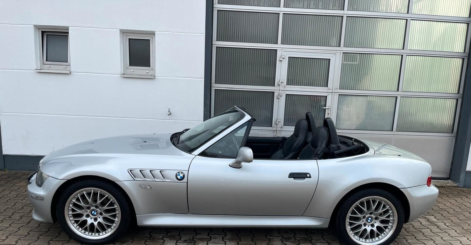 BMW Z3 Roadster 3.0iA/Sportpaket/SHZ/TÜV NEU/Klima foto 2