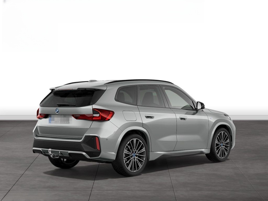 BMW X1 xDrive30e M SPORT+LC PROF+PANO+HUD+AHK+LM20+E foto 3