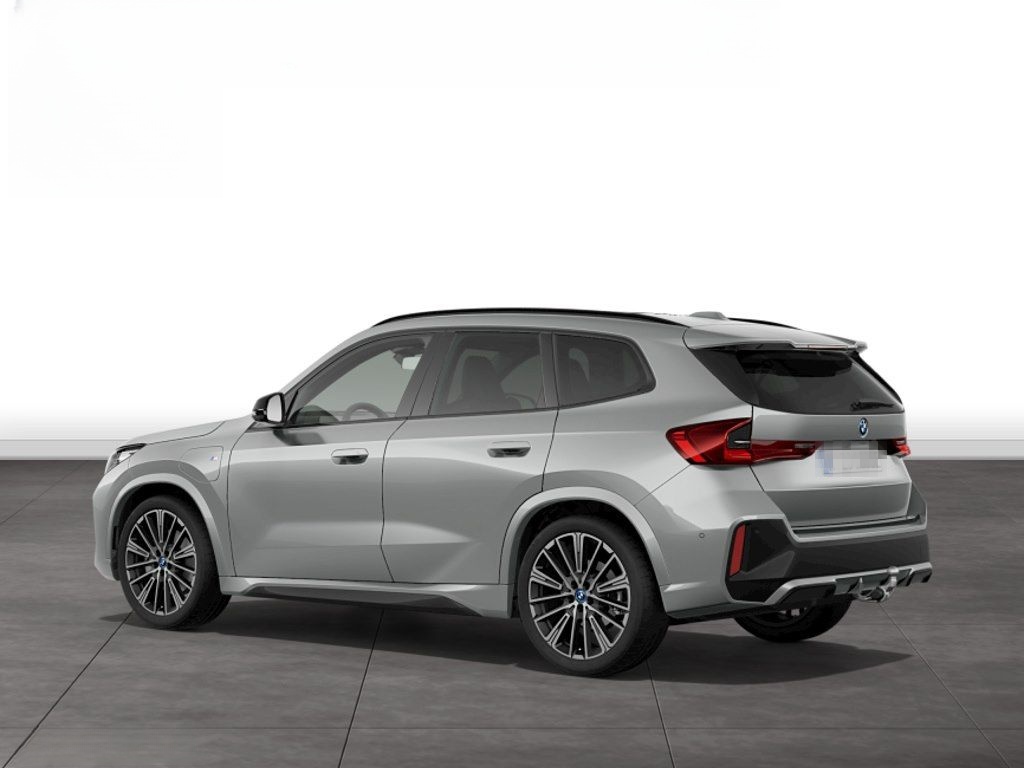 BMW X1 xDrive30e M SPORT+LC PROF+PANO+HUD+AHK+LM20+E foto 7