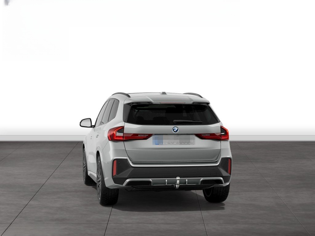 BMW X1 xDrive30e M SPORT+LC PROF+PANO+HUD+AHK+LM20+E foto 8