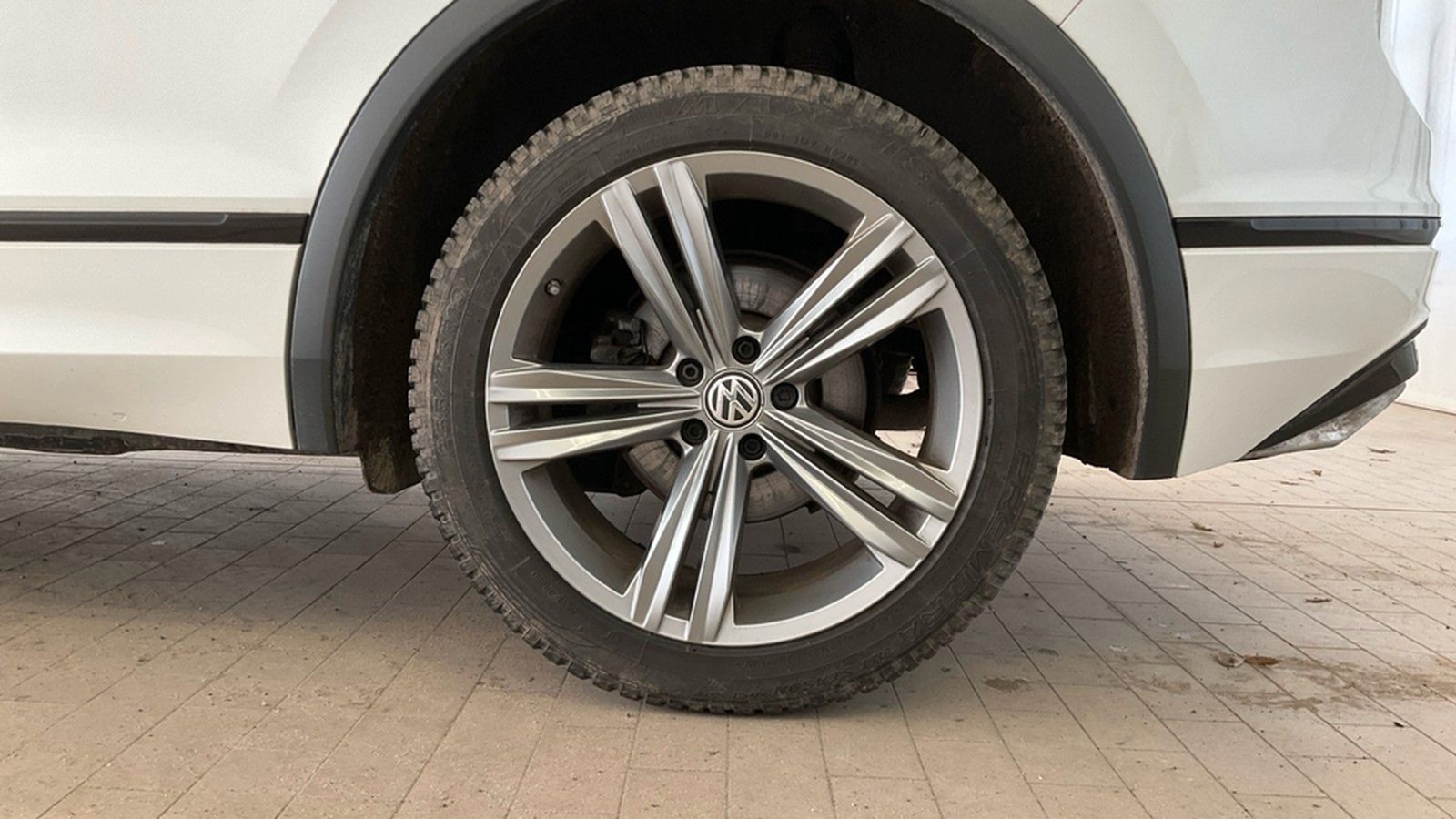 Volkswagen Tiguan 2.0TSI 4Motion Highline R-LINE *PANO|AHK* foto 14