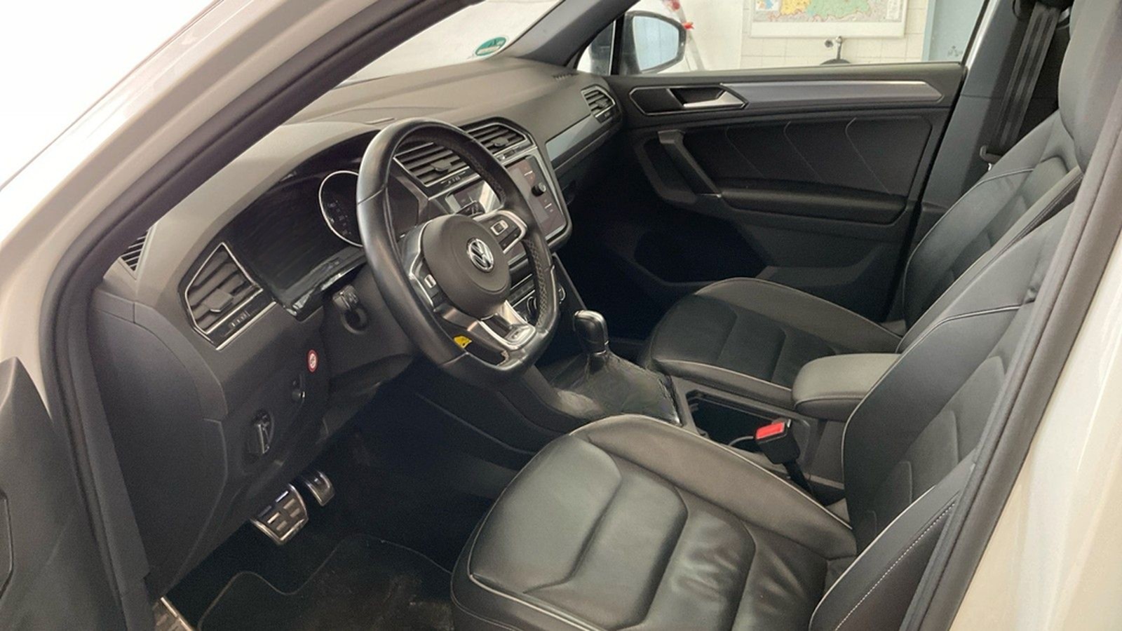 Volkswagen Tiguan 2.0TSI 4Motion Highline R-LINE *PANO|AHK* foto 4