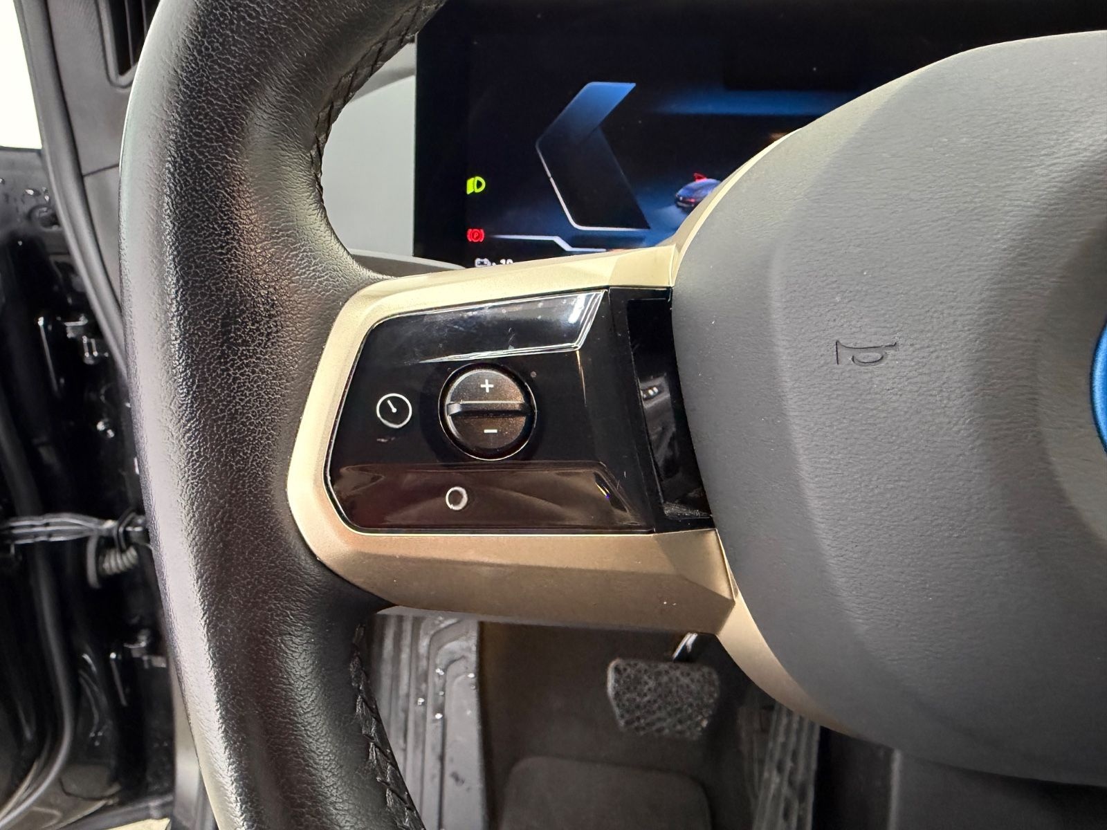 BMW iX 40 xDrive Sport+LASER+SOFT CLOSE+SUITE+ACC+ foto 12